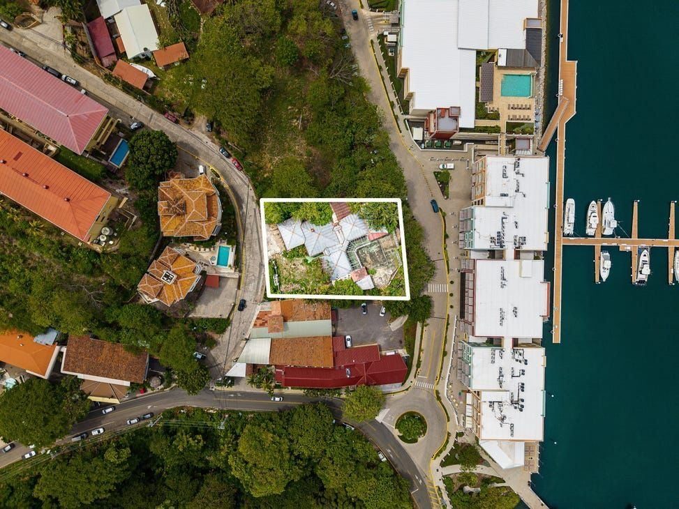 Lot Facing Marina Flamingo
